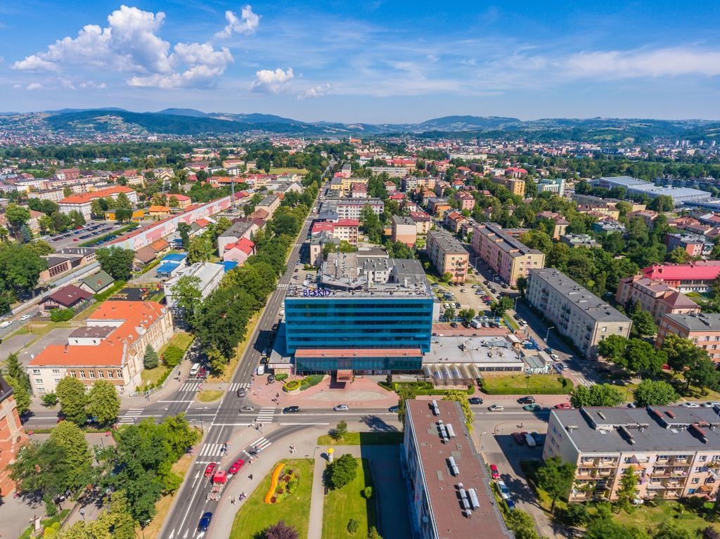 Hotel Beskid Nowy Sacz Bagian luar foto